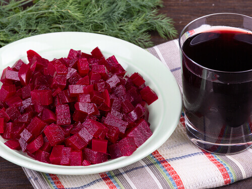 glass of beet juice