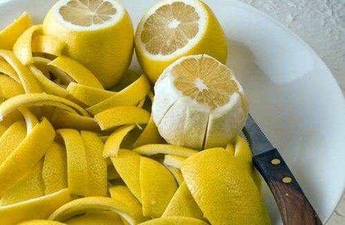 The properties of lemon peel juice.