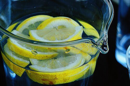 Lemon slices soaking in water