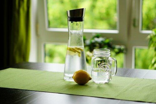 Lemon water as part of a cleansing diet.