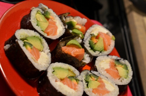 The benefits of eating seaweed can be enjoyed with sushi