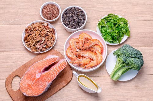 Some foods to eat if you suffer from hypothyroidism.