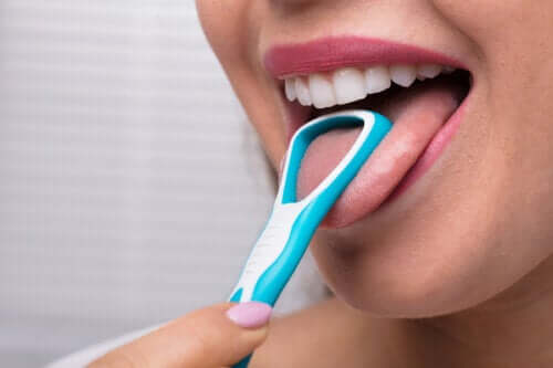 All Natural Disinfecting Mouthwash for Your Tongue