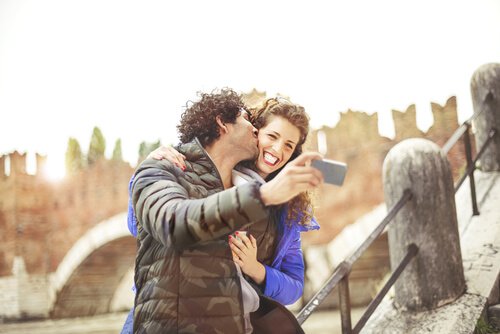 couple practicing support, one of the pillars of a relationship