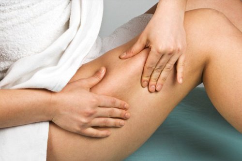One of the benefits of sea salt for cellulite is to improve the appearance of the skin