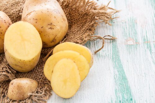 Cut potatoes in their skins
