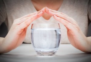 7 Benefits of Hot Water on an Empty Stomach
