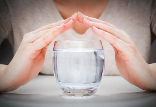 7 Benefits of Hot Water on an Empty Stomach