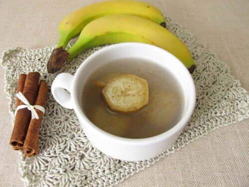 Improve Insomnia With Cinnamon Banana Tea