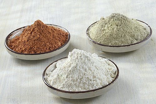 Clay mask with powders
