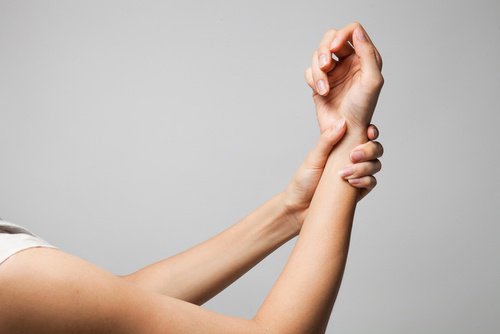 2 strong wrists