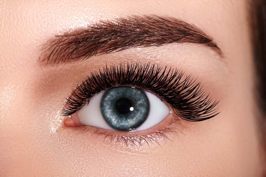 How to achieve a more expressive look with your makeup.