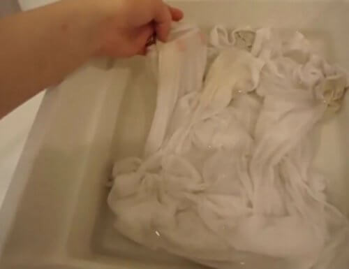 Washing white clothes
