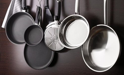 Store pans dry to keep food from sticking