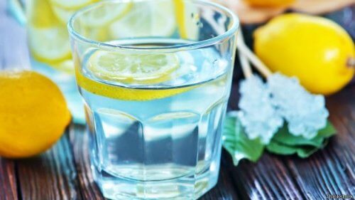 A glass of lemonade.