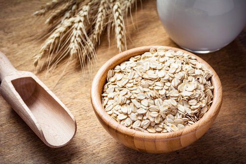 foods-fatigue-headaches-2-oatmeal