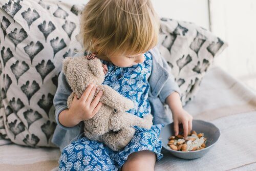 3-child-and-toy