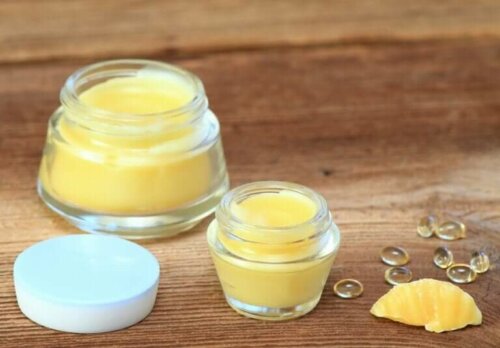 Make a Cream to Straighten Hair with Ingredients from Your Kitchen