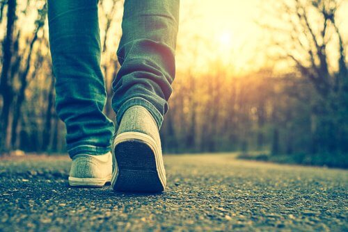 walking to get an hourglass figure
