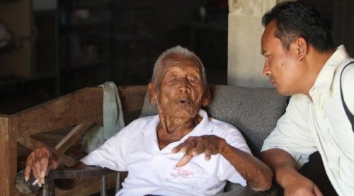 Mbah Gotho talking