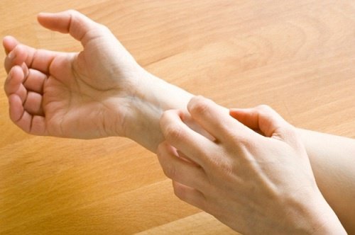 Why Do You Feel Tingling in the Hands and Feet?