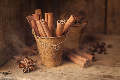 clove and cinnamon