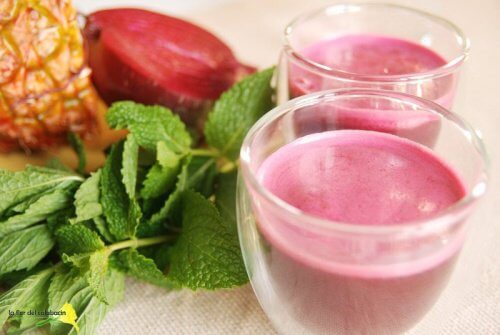 Revitalize Your Body with Pear, Beet and Spinach Juice
