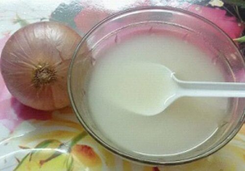 Remove Foot Calluses with This Onion and White Vinegar Treatment