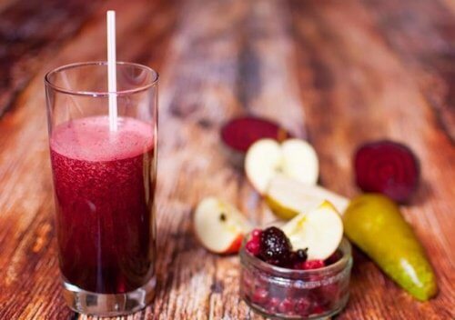 Revitalize Your Body with Pear, Beet and Spinach Juice