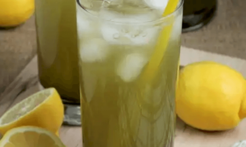 A glass of green tea lemonade.
