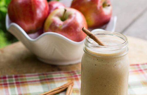 Apple Smoothies for a Flat Stomach: 4 Great Recipes!