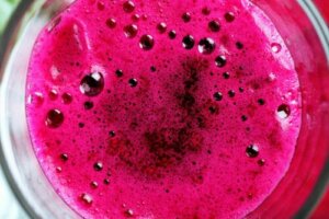 Beet and Parsley Shake to Help Combat Varicose Veins