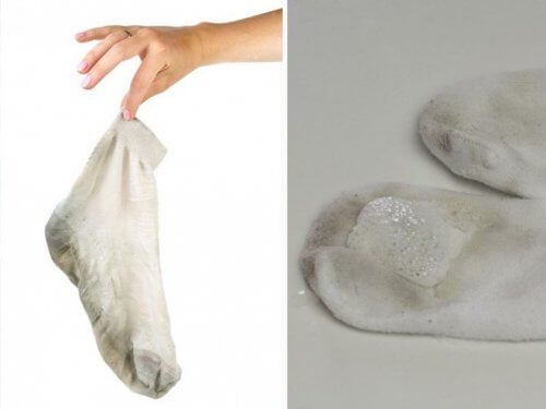 Top 5 All Natural Tricks for Clean, Bright Socks