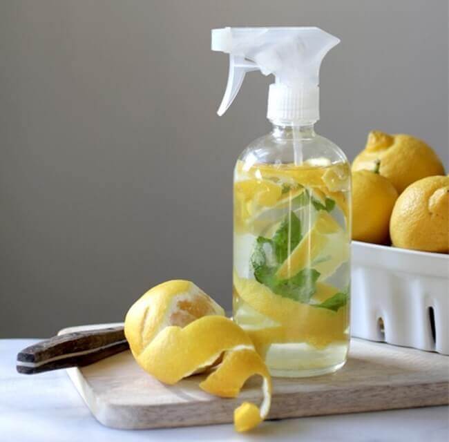 Lemon remedy for bright socks