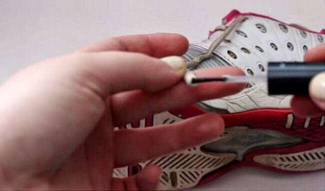 shoelace-nail-polish