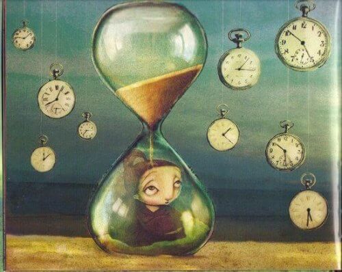 girl-in-an-hour-glass-500x398