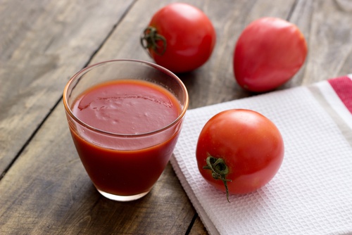 Tomatoes are one of the foods that clean your arteries.