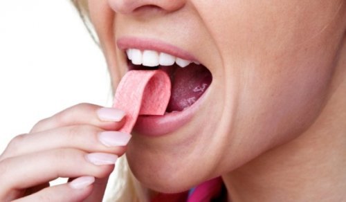How to Tone Your Neck and Reduce a Double Chin