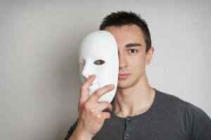Save Yourself from These 6 Types of Negative People