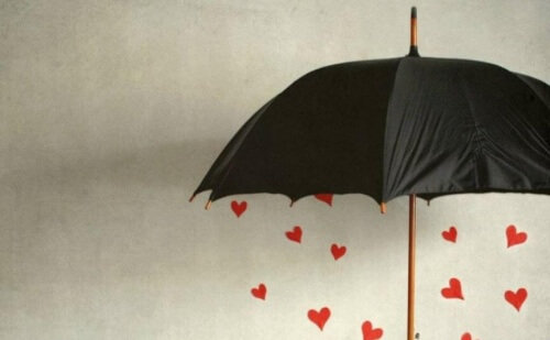 umbrella-with-hearts-500x309