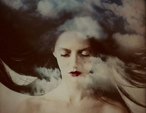 woman-with-closed-eyes-500x389
