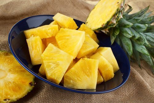 oppskåret ananas