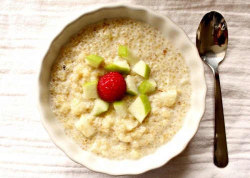 quinoa, apple and cinnamon breakfast