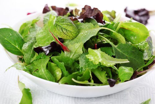 Grüner Salat hilft bei Sodbrennen