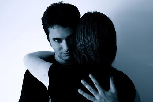 7 Ways Abusers Manipulate Others