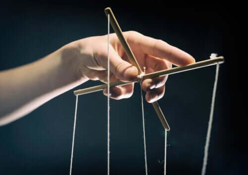 7 Manipulation Strategies Abusers Use - Step To Health