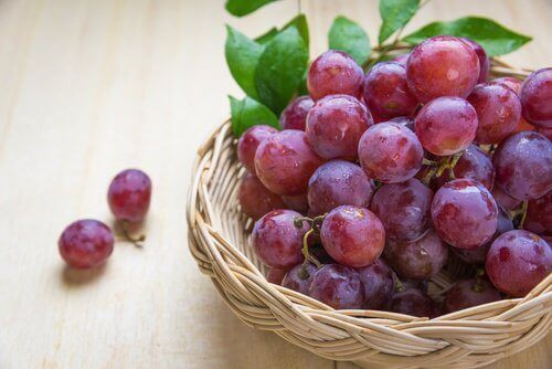 red grapes