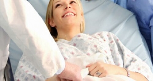 woman-in-hospital-500x265