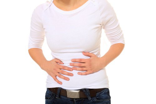 woman-with-stomach-pains