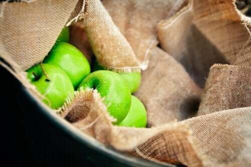 Here are 6 Health Benefits to Eating Granny Smith Apples – SmoothieBox